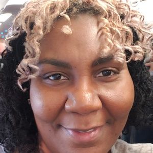 Meet your Posher, Nakia g.